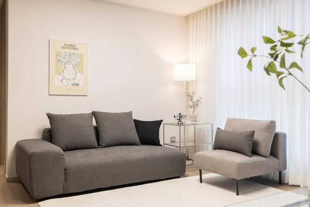 Image 6 of Stylish Modern Condo, 3 Bedrooms, 2 Bathrooms, 4 Air Conditioners, 65-inch TV, Laundry Machine & Dryer