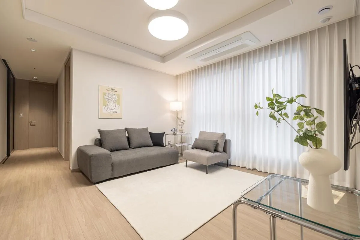 Image 2 of Stylish Modern Condo, 3 Bedrooms, 2 Bathrooms, 4 Air Conditioners, 65-inch TV, Laundry Machine & Dryer
