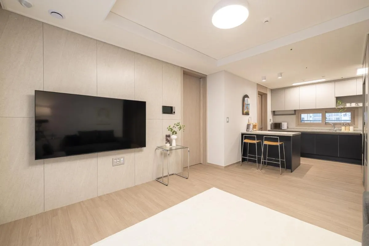 Image 1 of Stylish Modern Condo, 3 Bedrooms, 2 Bathrooms, 4 Air Conditioners, 65-inch TV, Laundry Machine & Dryer