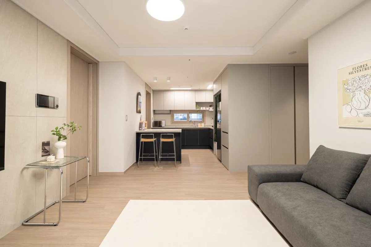 Image 3 of Stylish Modern Condo, 3 Bedrooms, 2 Bathrooms, 4 Air Conditioners, 65-inch TV, Laundry Machine & Dryer