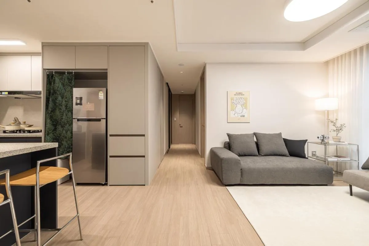 Image 5 of Stylish Modern Condo, 3 Bedrooms, 2 Bathrooms, 4 Air Conditioners, 65-inch TV, Laundry Machine & Dryer