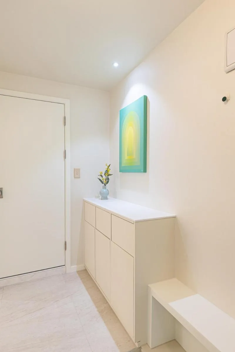 Image 4 of Sunflower Room