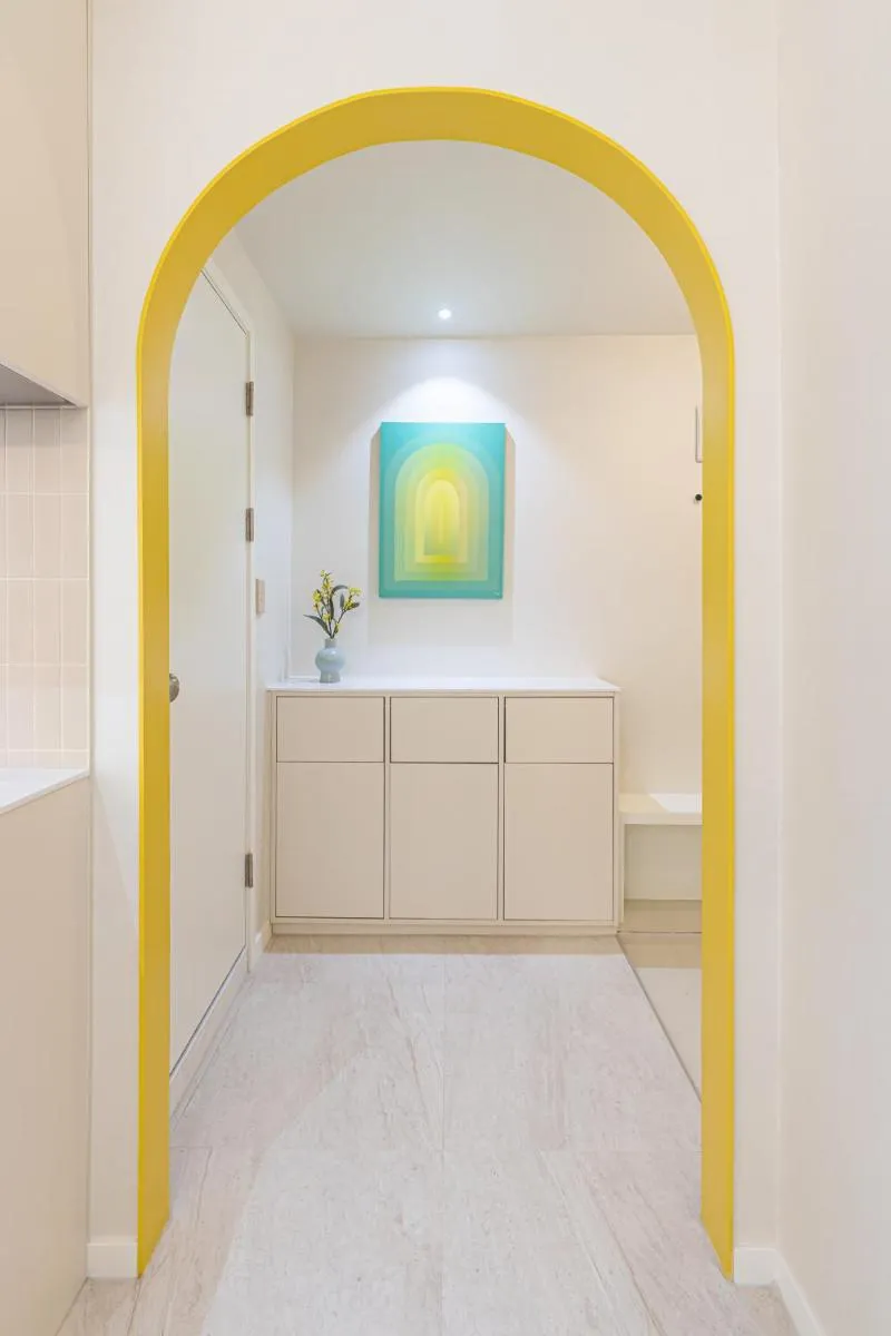 Image 3 of Sunflower Room