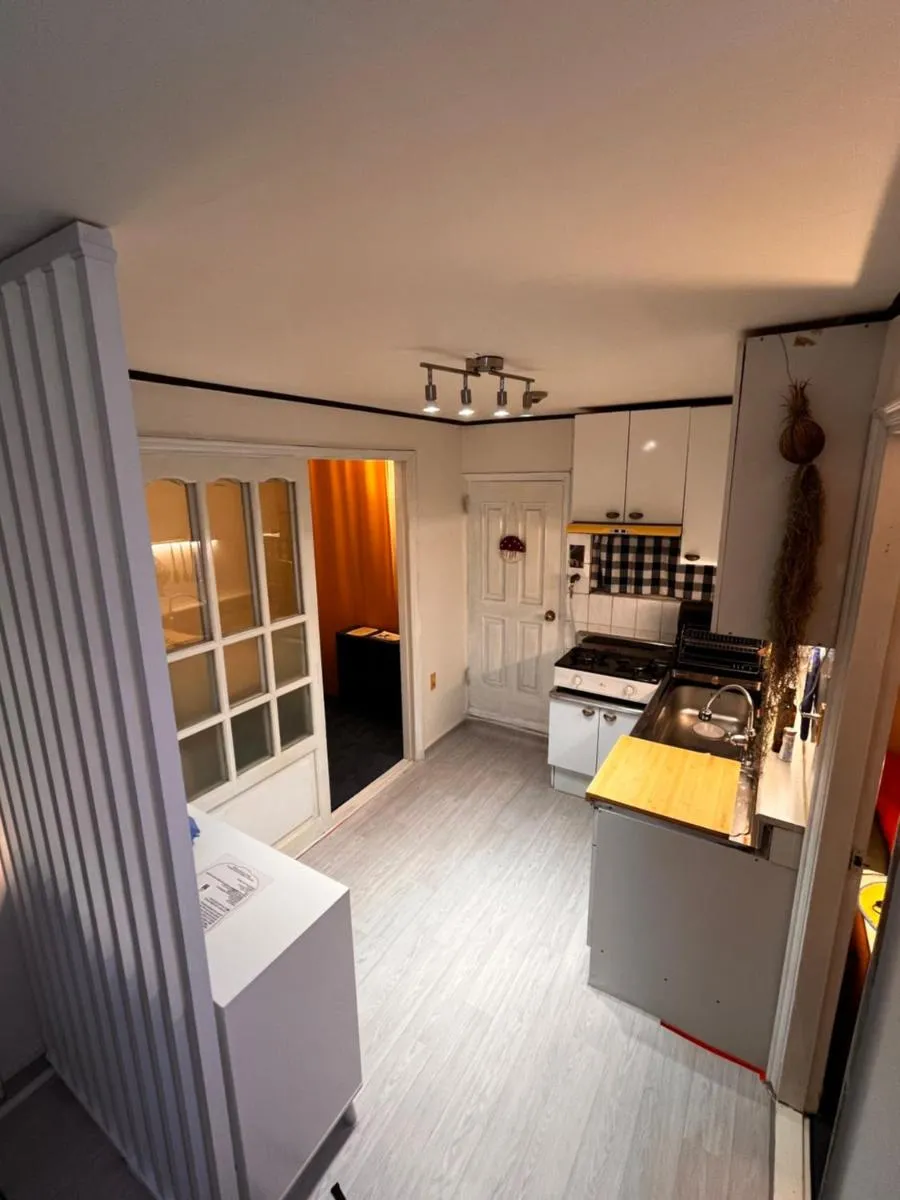 Image 3 of Thechillhouse