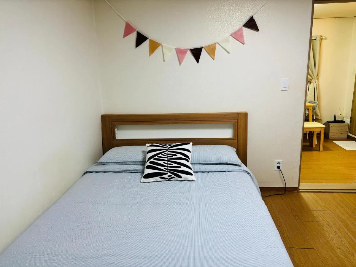 Image 5 of Travel House 2Room