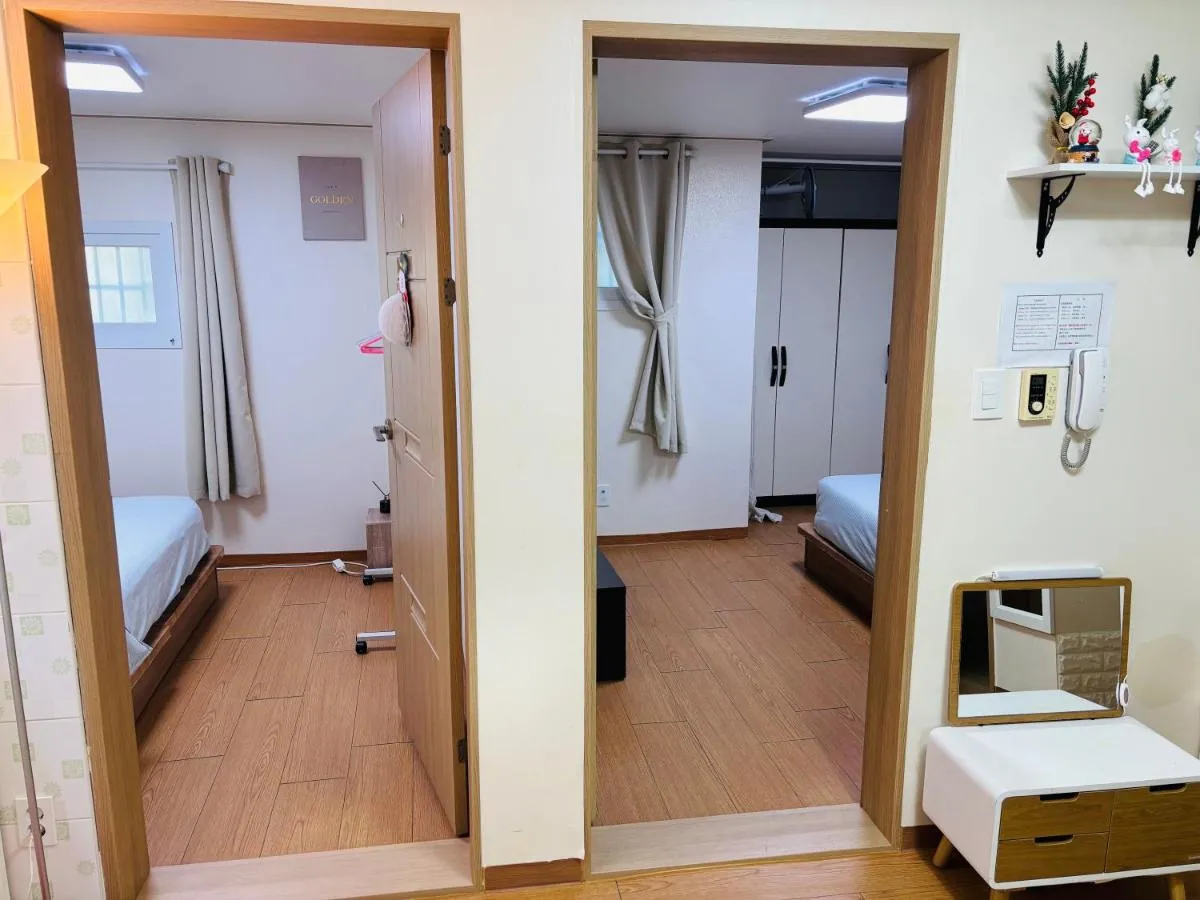 Image 1 of Travel House 2Room