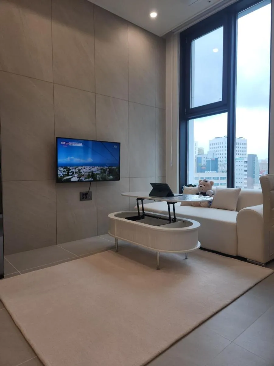 Image 3 of Warm House in a New Building near Dongdaemun History & Culture Park