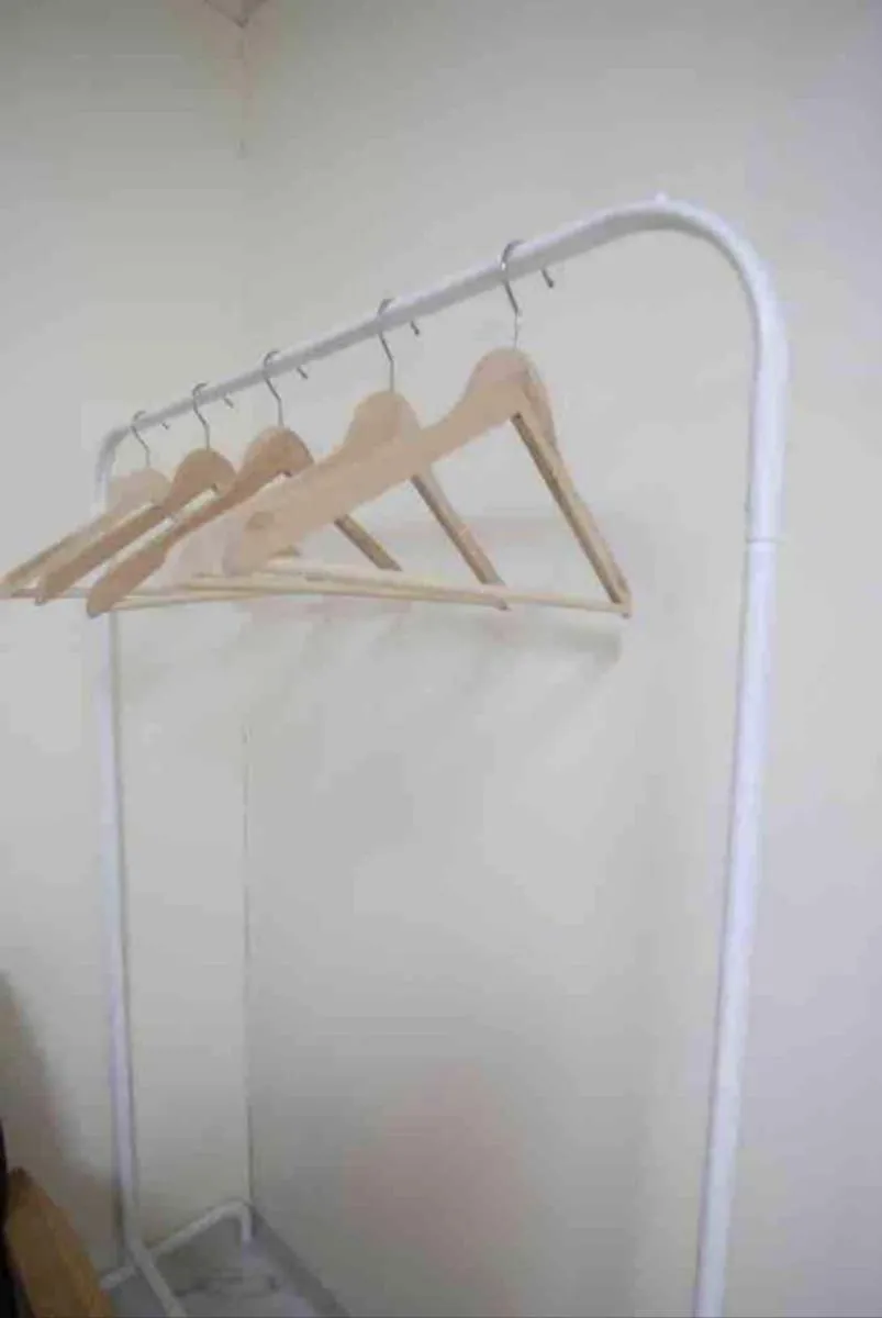 Image 3 of Y Stay