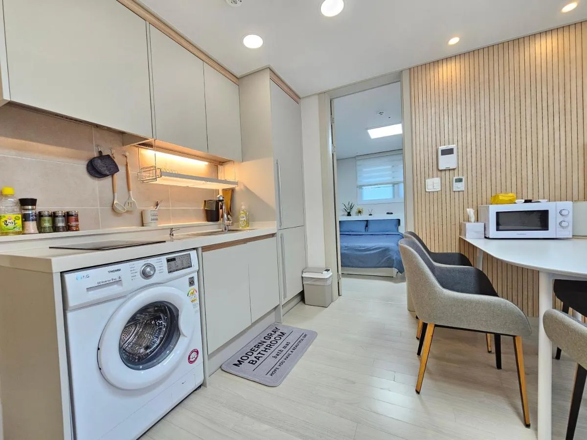 Image 1 of modern house