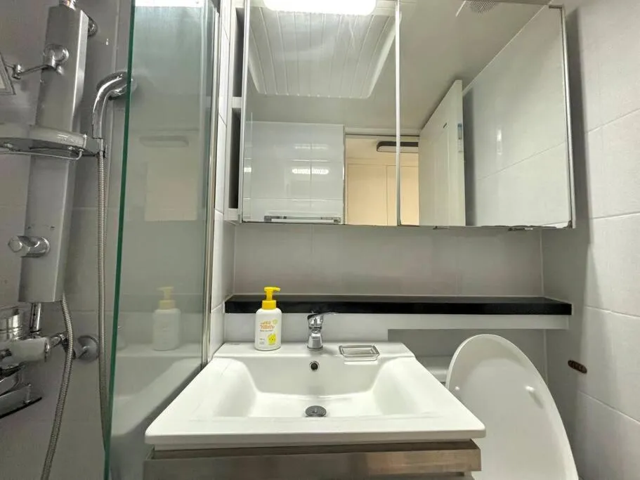 Image of nearby subway, 2 bedroom big house