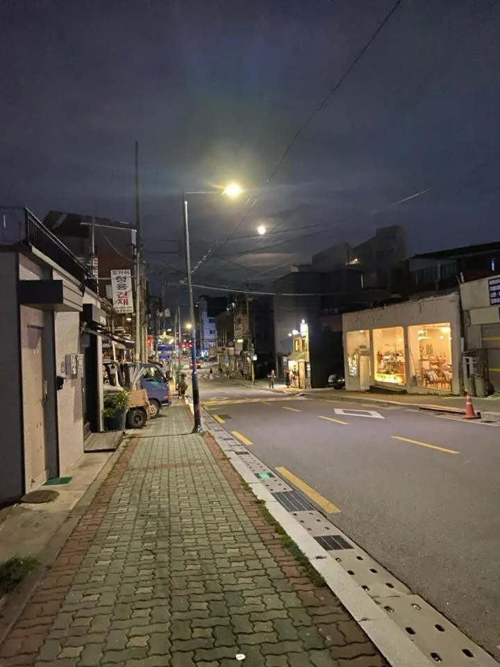 Image 6 of small hanok west part of gyeongbokgung