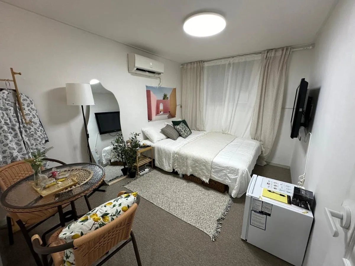 Image 4 of 신림 스페이스비앤비